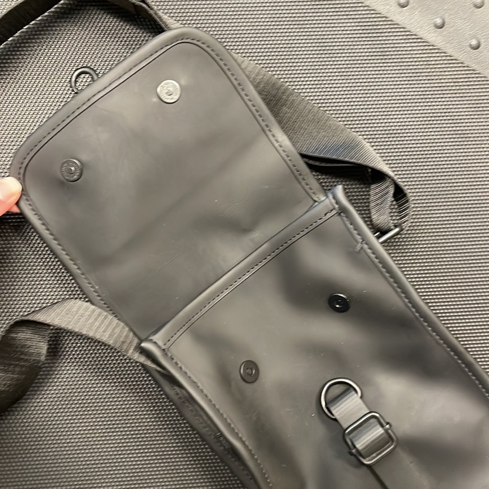 Rains travel Bag - Picture 3 of 7